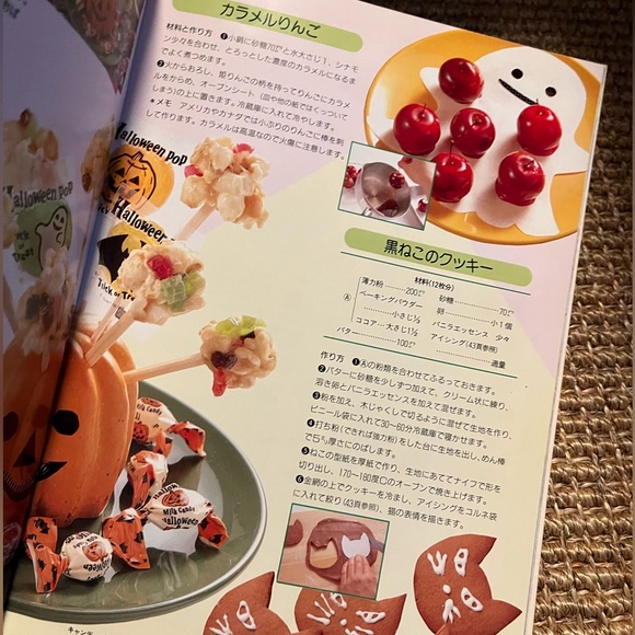 Japanese character lunch box and party idea for kids with three kids chopsticks - Picture 3 of 4